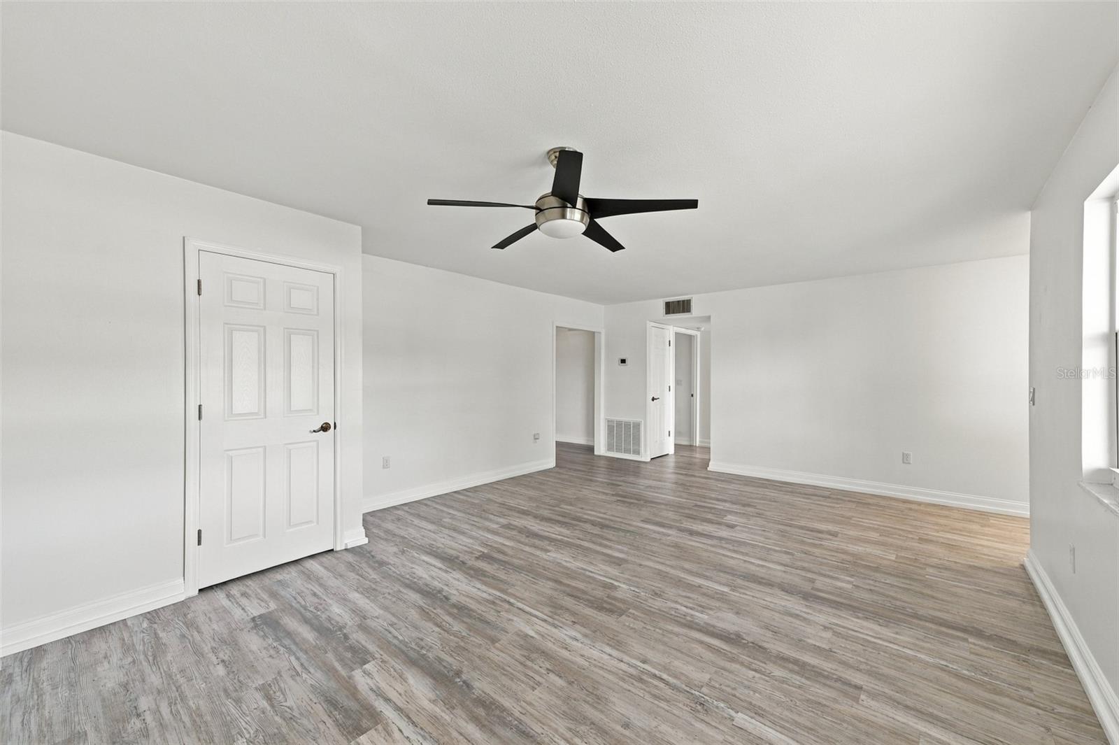 1810 MILFORD CIR — photo 23