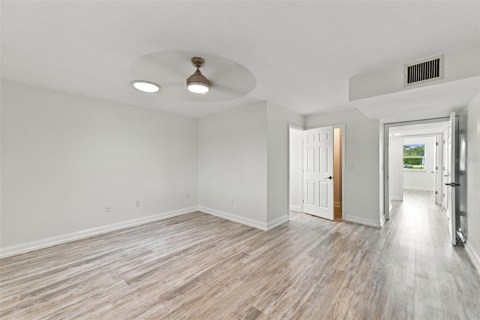 1810 MILFORD CIR — photo 26