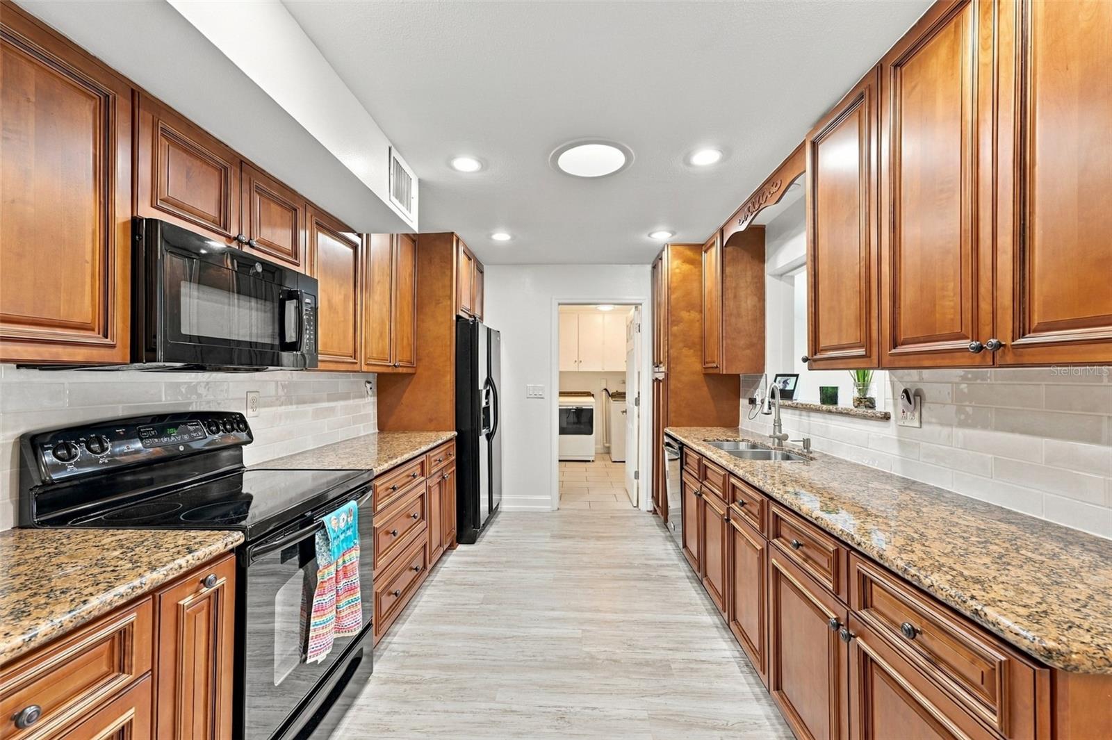 1810 MILFORD CIR — photo 8