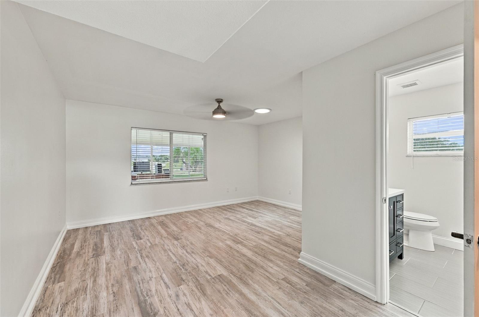 1810 MILFORD CIR — photo 25