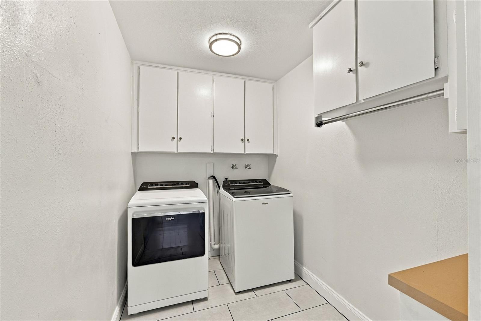 1810 MILFORD CIR — photo 46