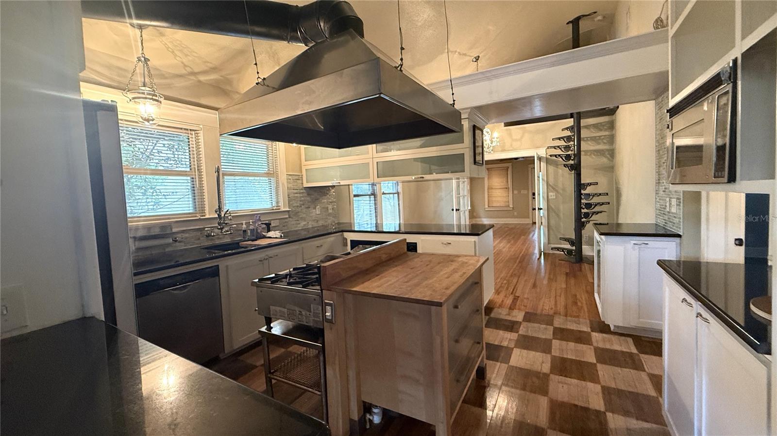 1016 E POWHATAN AVE — photo 13
