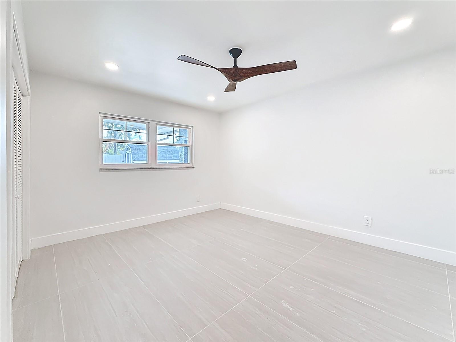 4219 HELENA ST NE — photo 20