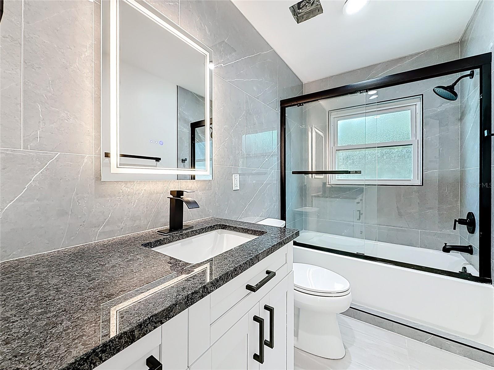 4219 HELENA ST NE — photo 25