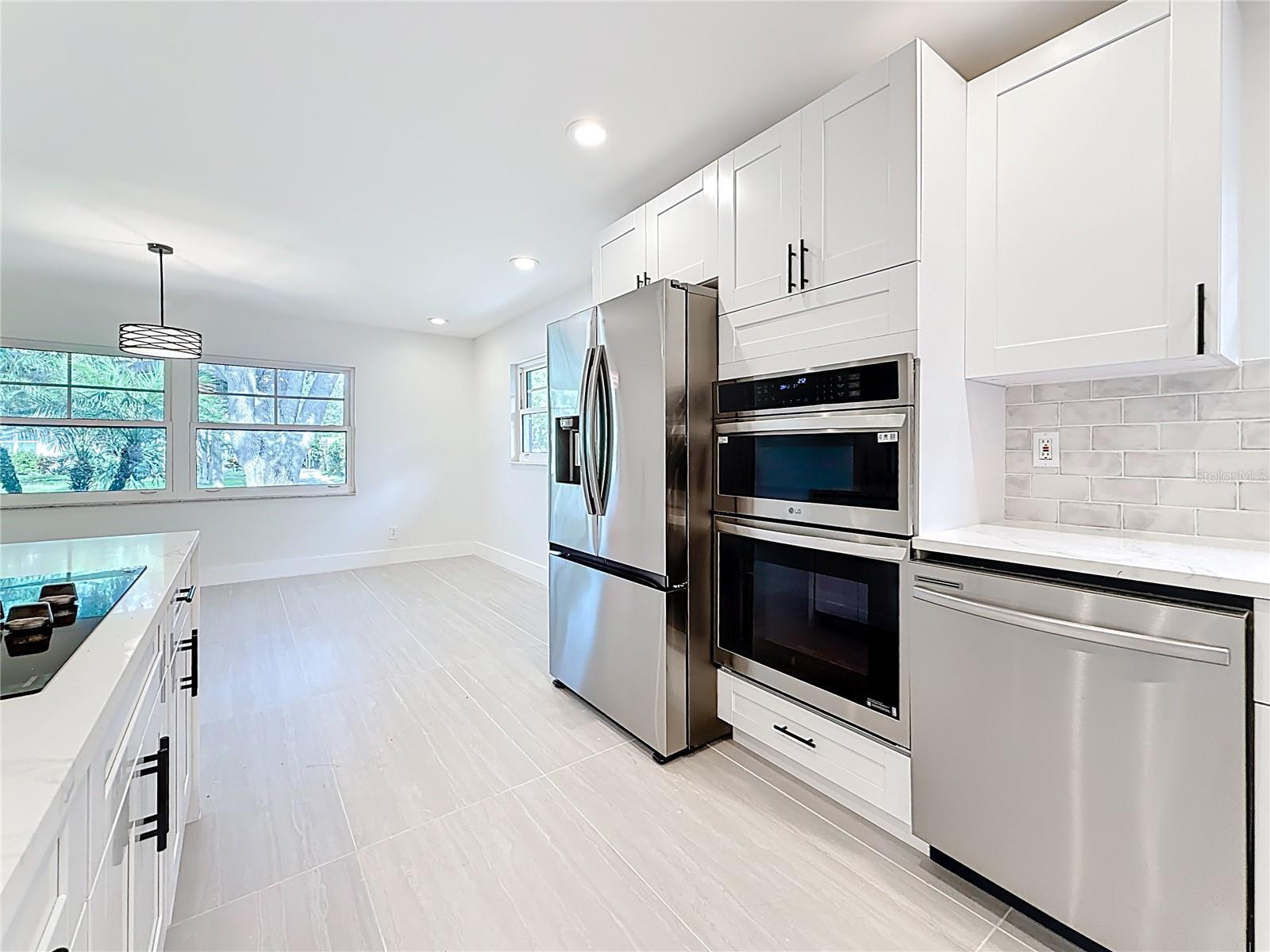 4219 HELENA ST NE — photo 12