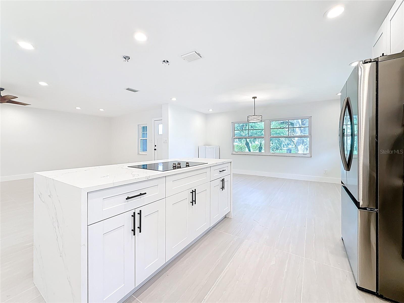4219 HELENA ST NE — photo 11