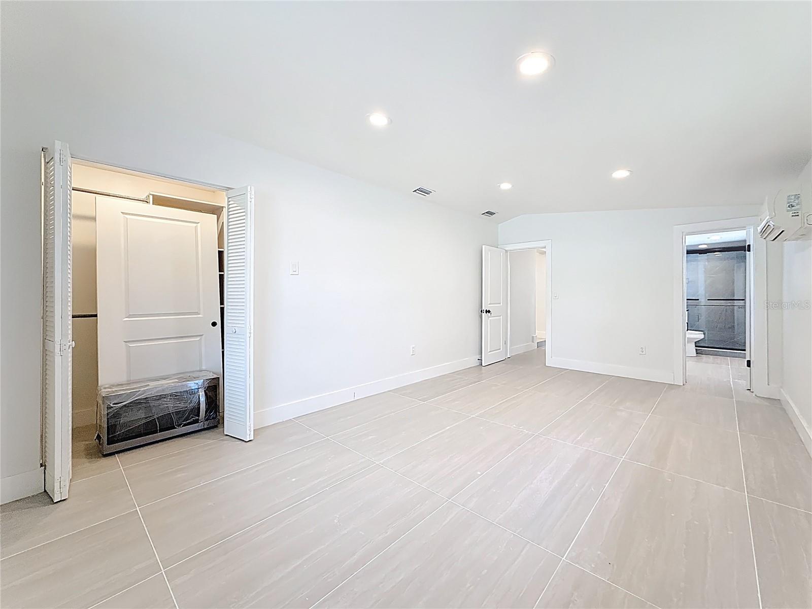 4219 HELENA ST NE — photo 29