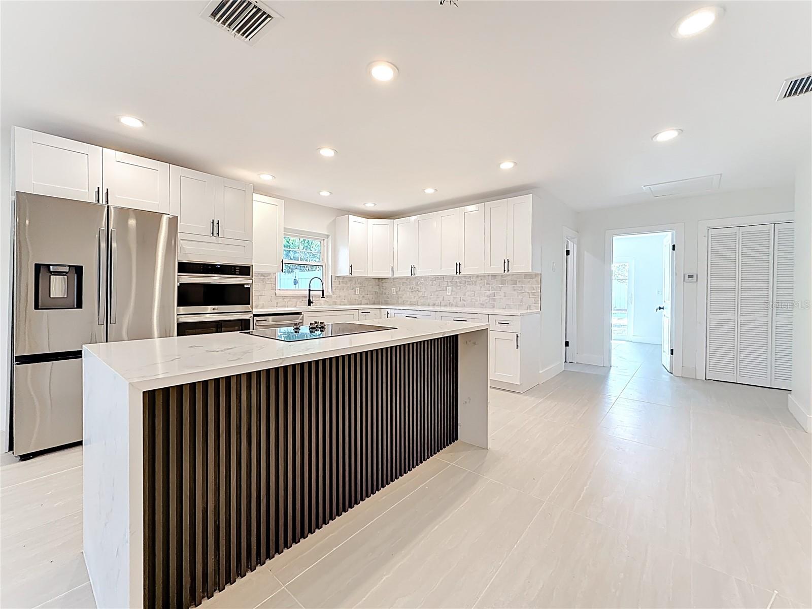 4219 HELENA ST NE — photo 17