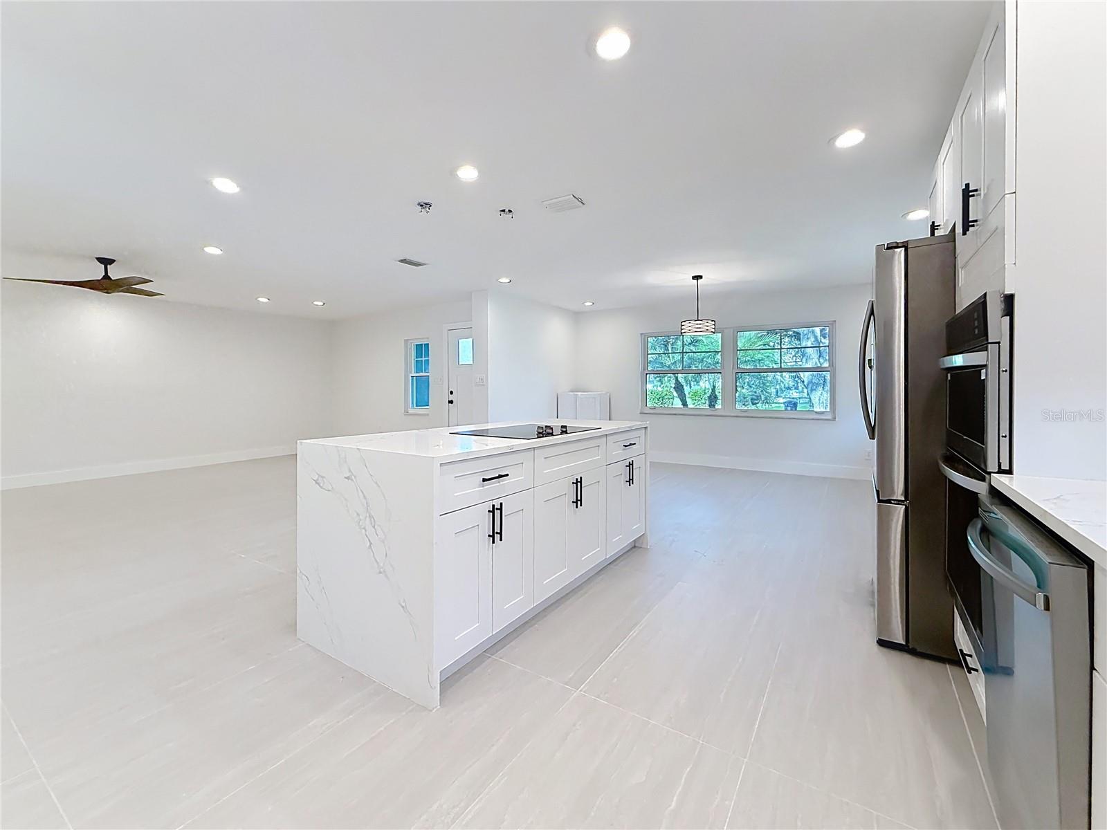 4219 HELENA ST NE — photo 13