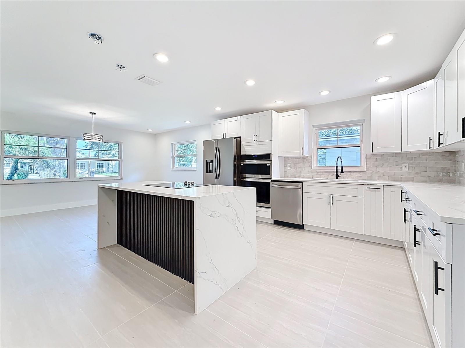4219 HELENA ST NE — photo 16