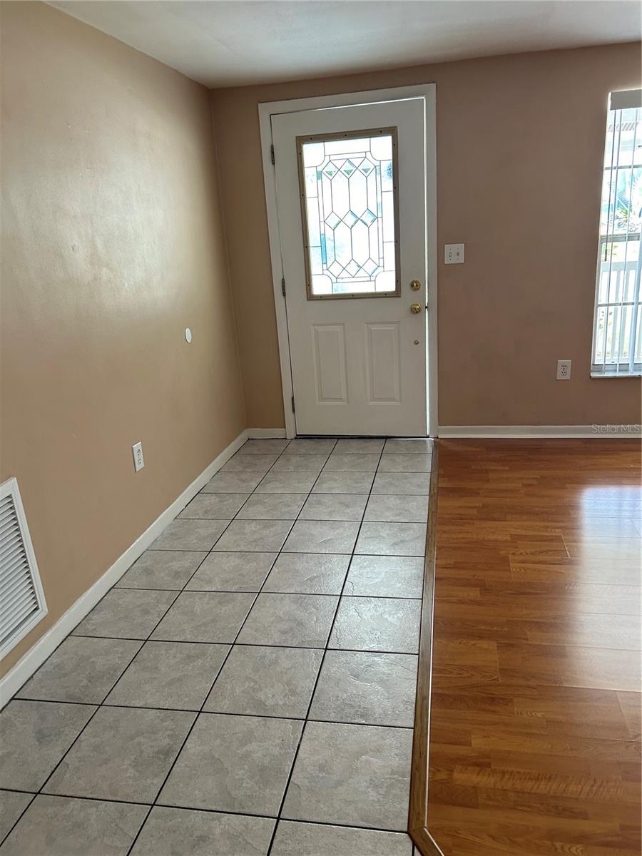7259 MAGNOLIA VALLEY DR — photo 2