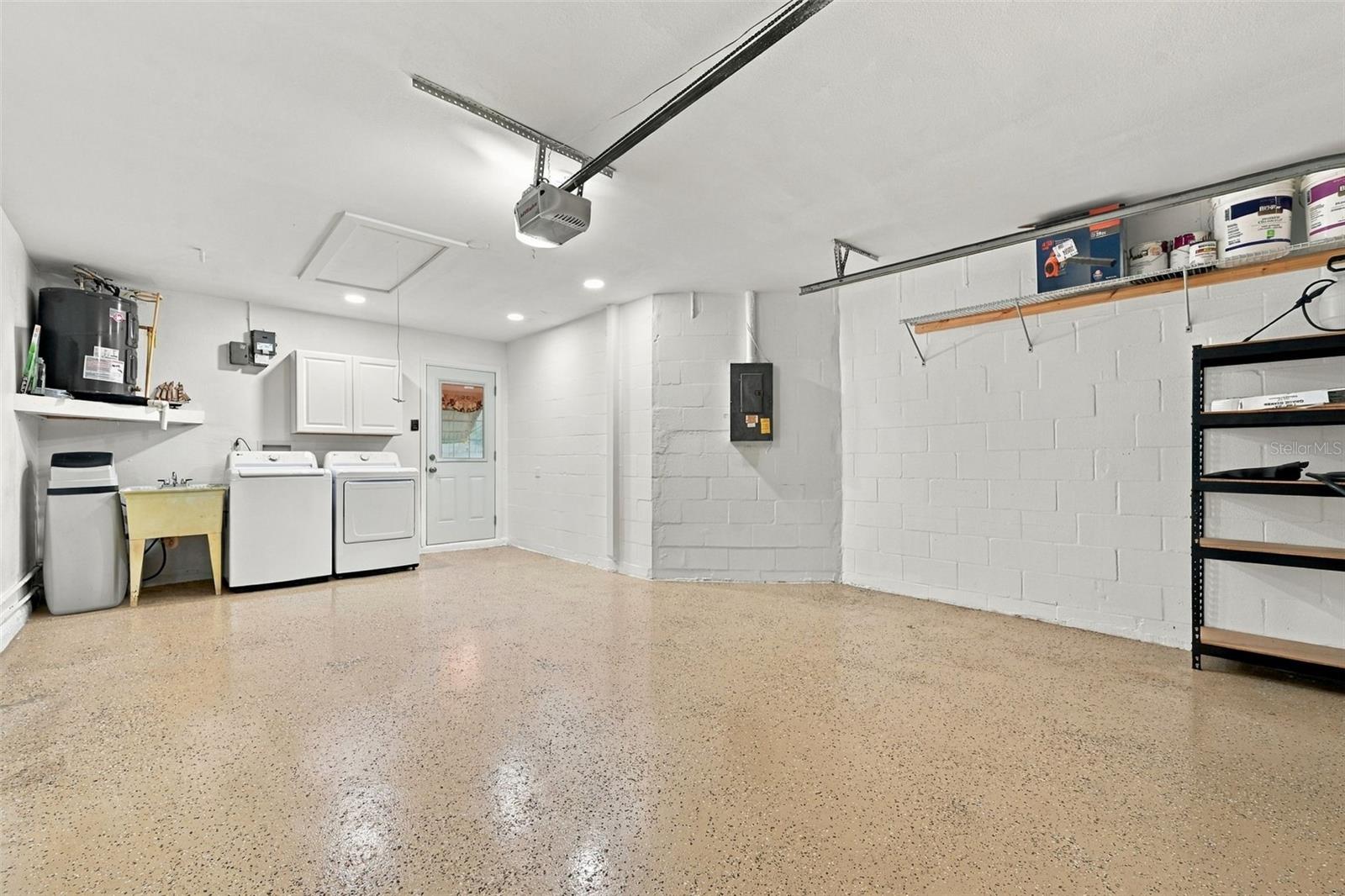 764 LAKEWOOD DR — photo 24