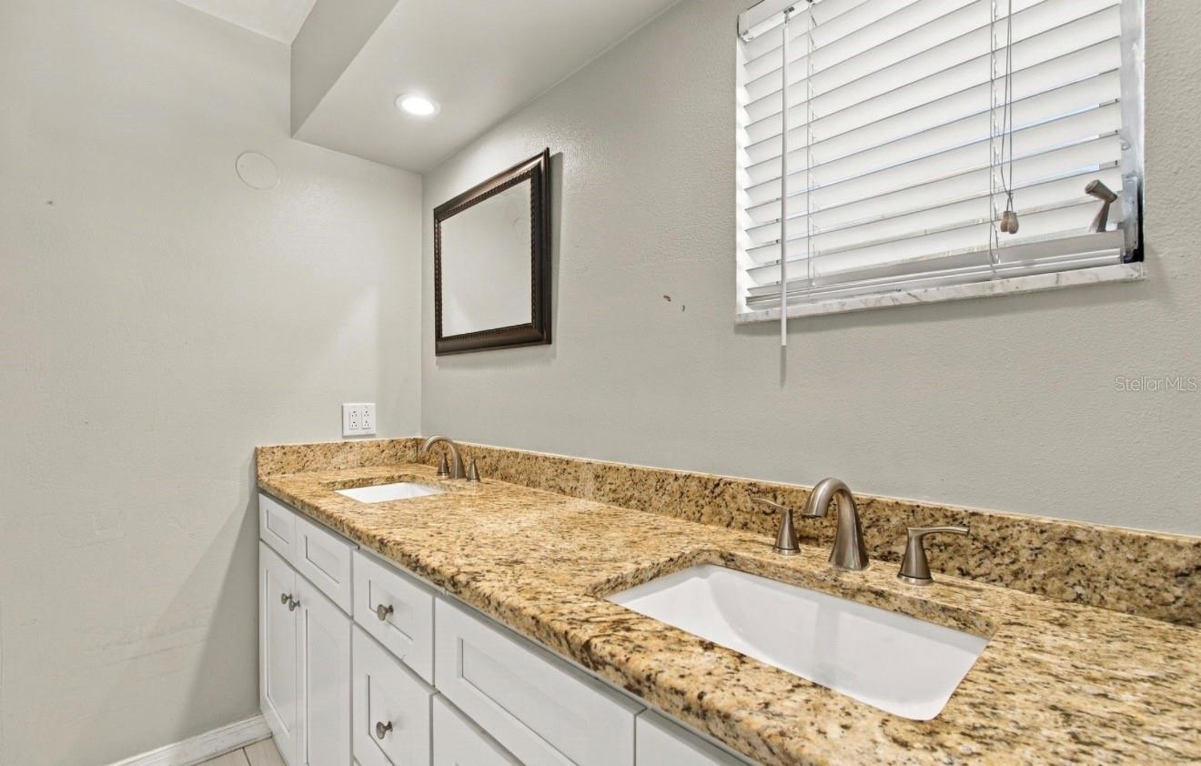 11626 CARROLLWOOD DR — photo 21