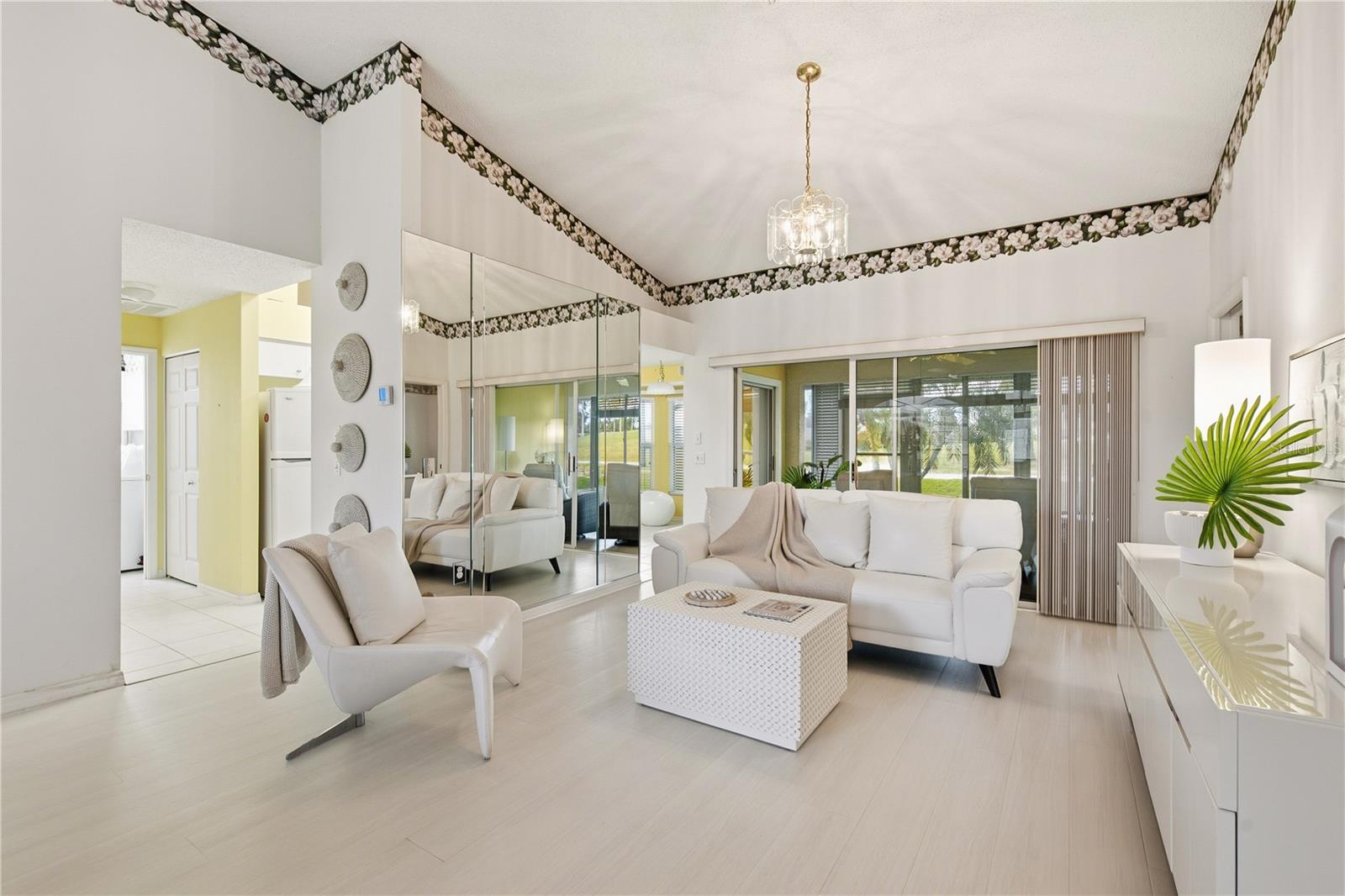 1213 FLORA VISTA ST — photo 4