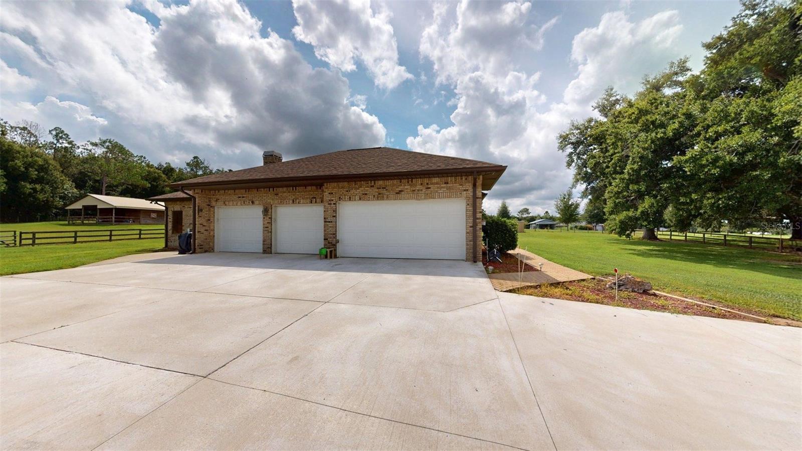 17210 PARRISH GROVE RD — photo 3