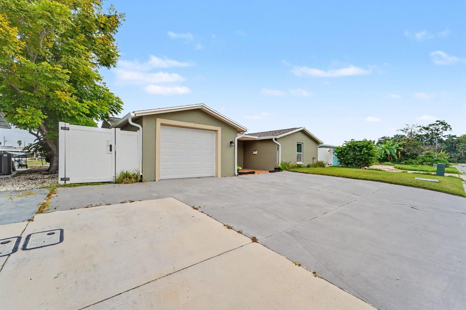 4865 SHELL STREAM BLVD — photo 2