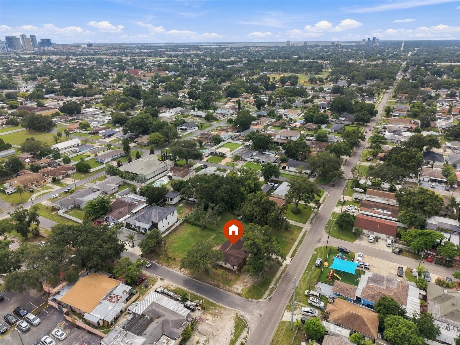 2709 N LINCOLN AVE — photo 16