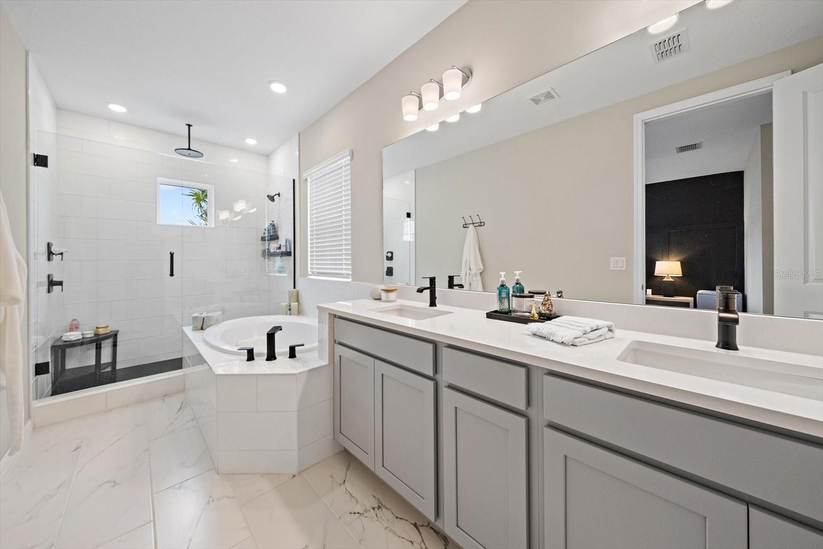 11107 FIELDSTONE DR — photo 40