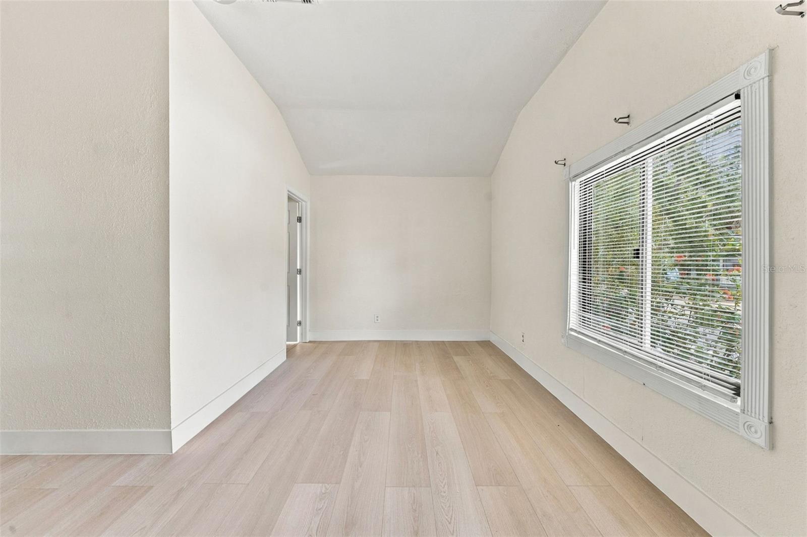 2500 11TH AVE SE — photo 9