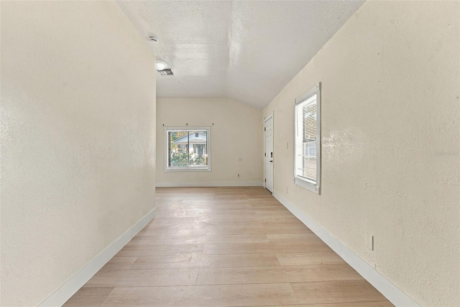 2500 11TH AVE SE — photo 10