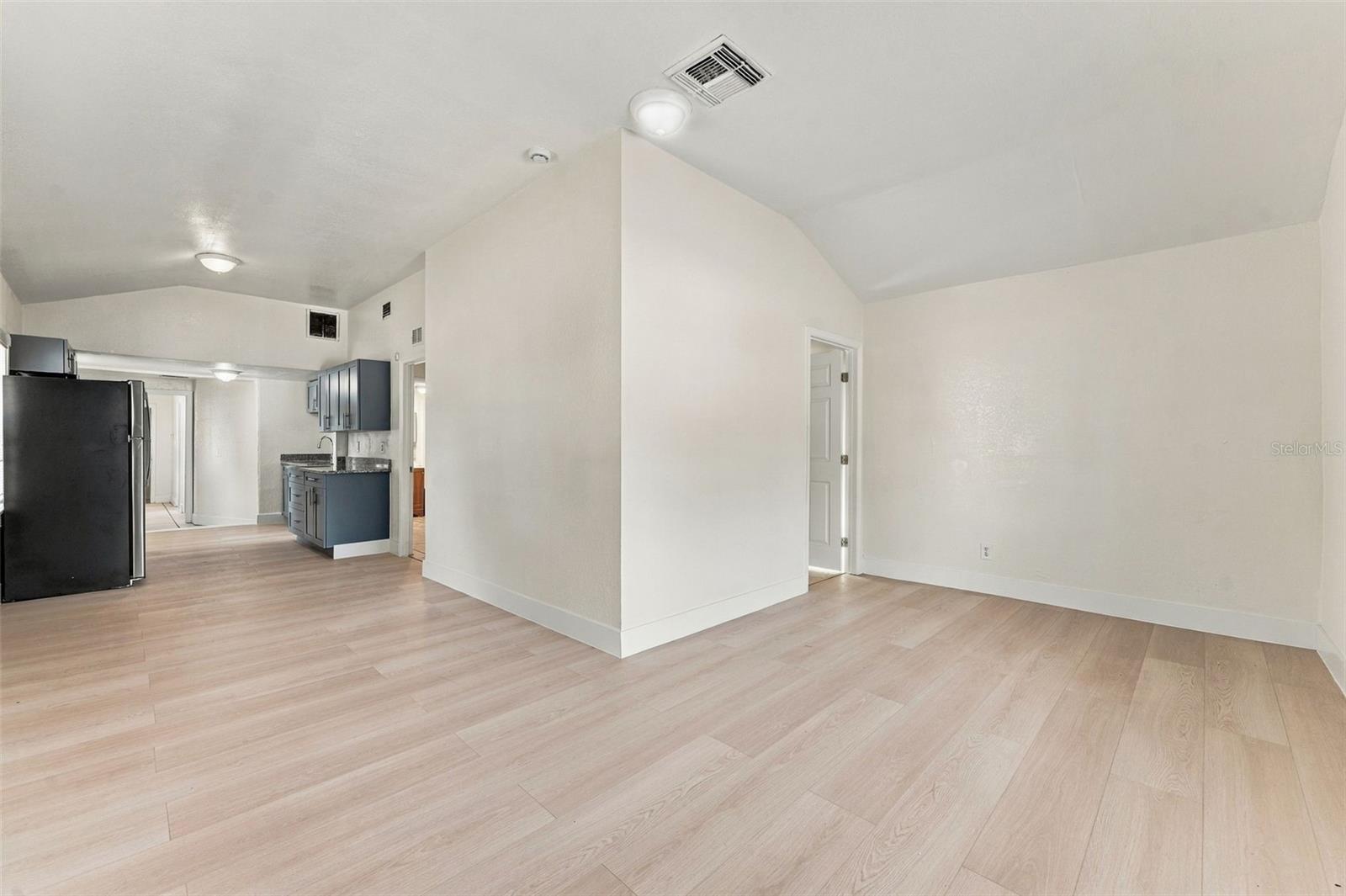 2500 11TH AVE SE — photo 8