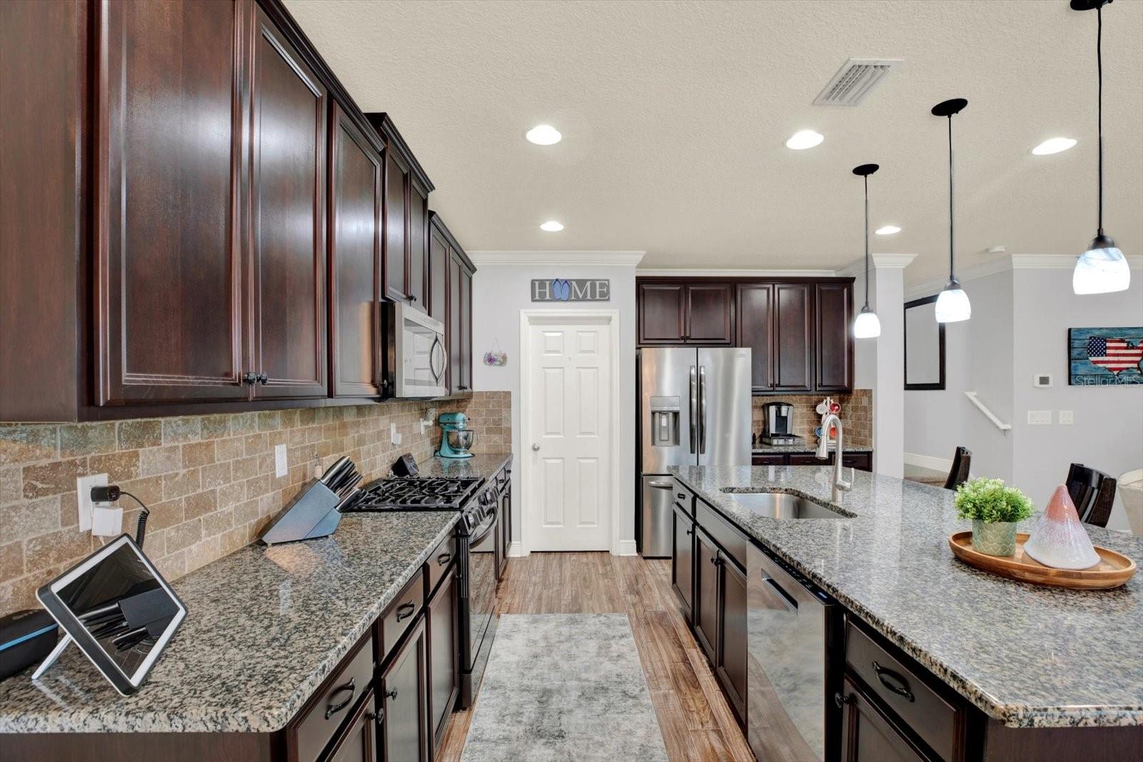 19272 ROSEATE DR — photo 13
