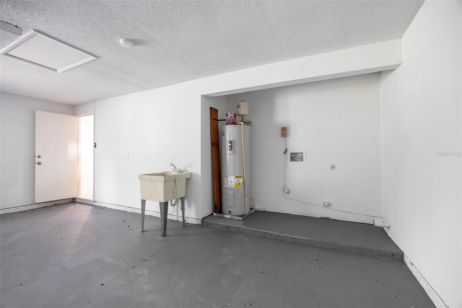 627 TIMBER BAY CIR W — photo 25