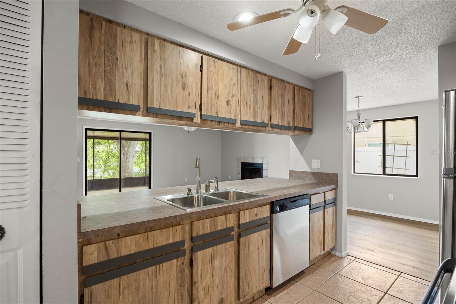627 TIMBER BAY CIR W — photo 11