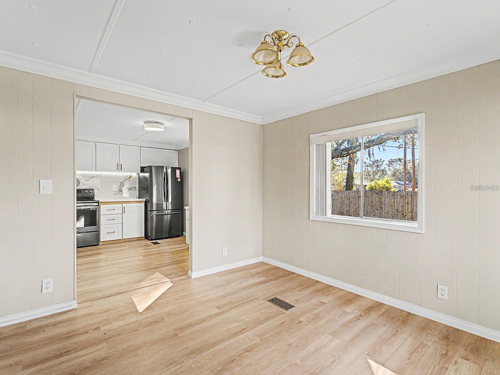 18024 DRAYTON ST — photo 21