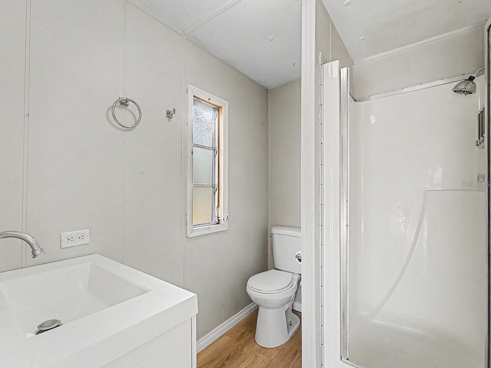 18024 DRAYTON ST — photo 27