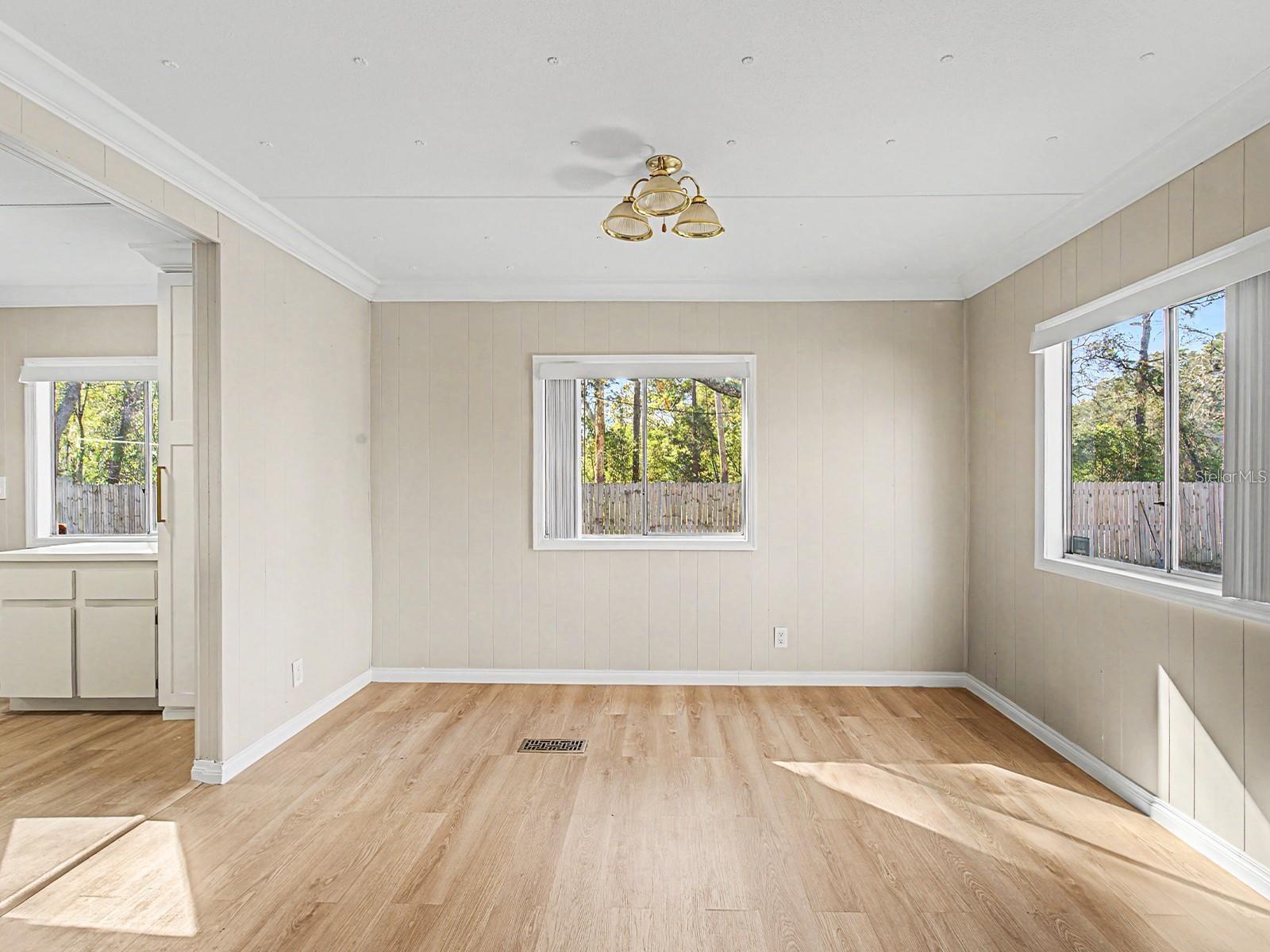 18024 DRAYTON ST — photo 20
