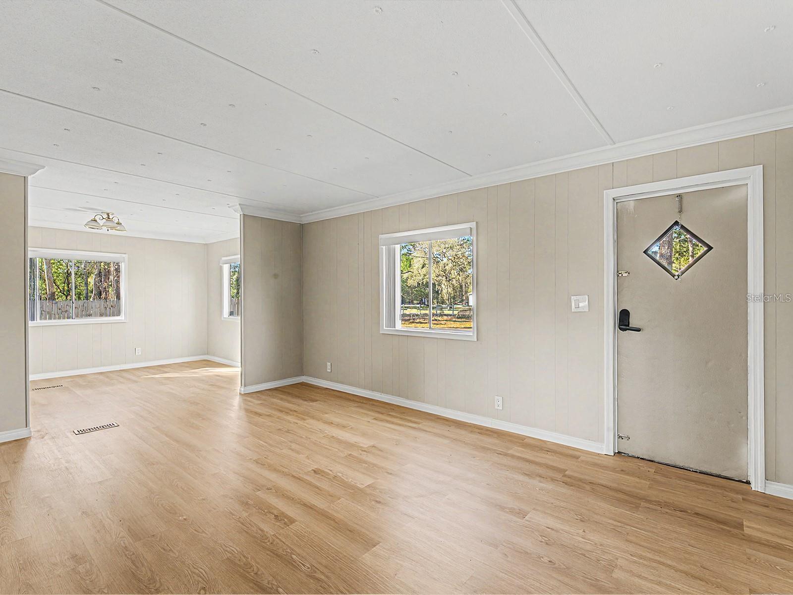 18024 DRAYTON ST — photo 18
