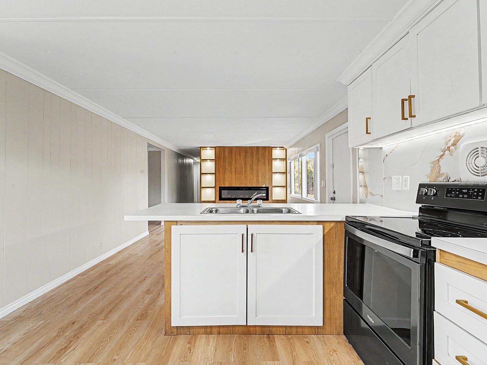 18024 DRAYTON ST — photo 7