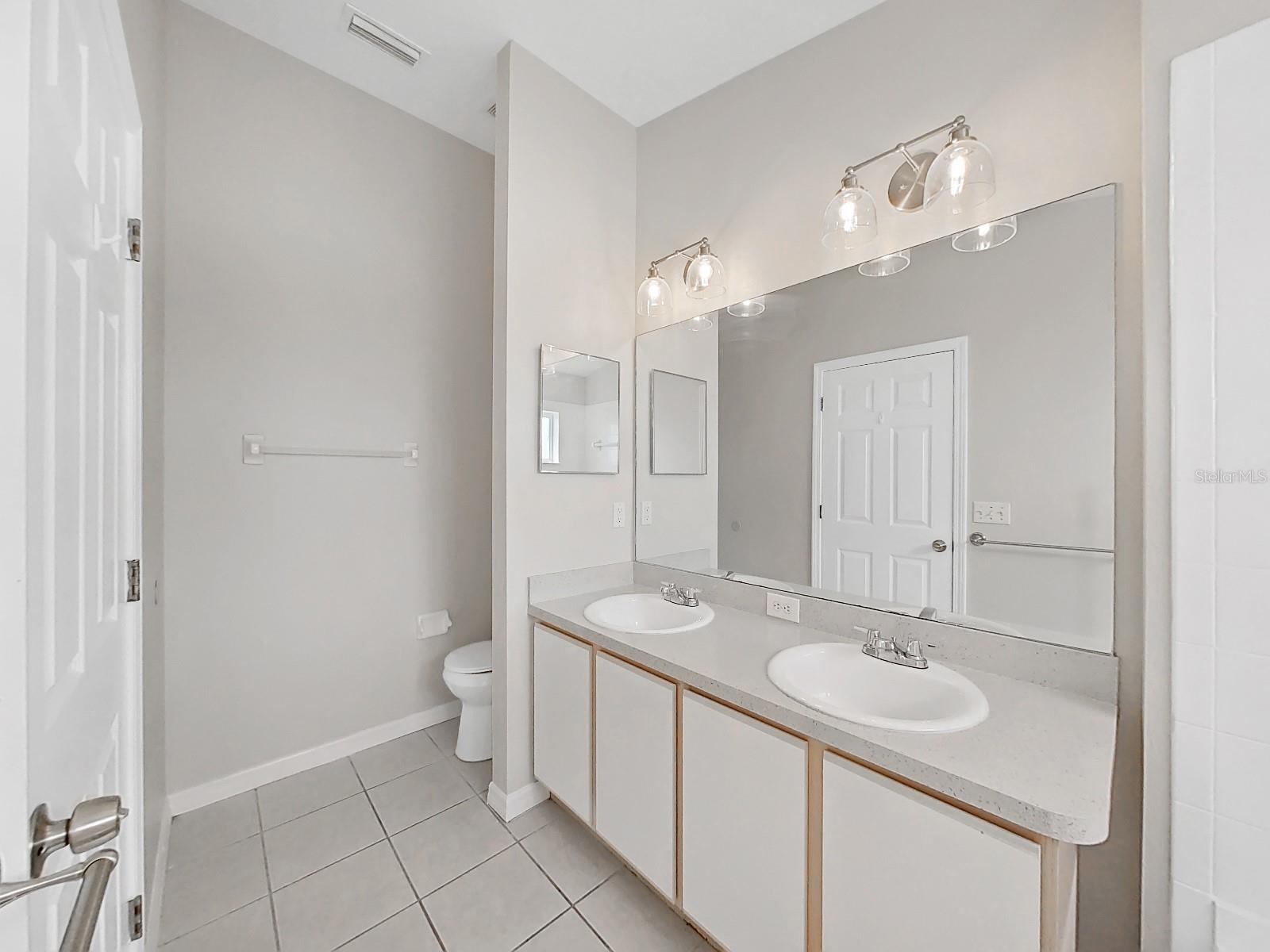 6405 BARKSDALE WAY — photo 17