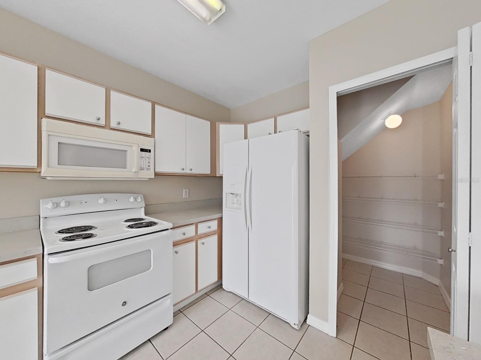 6405 BARKSDALE WAY — photo 7
