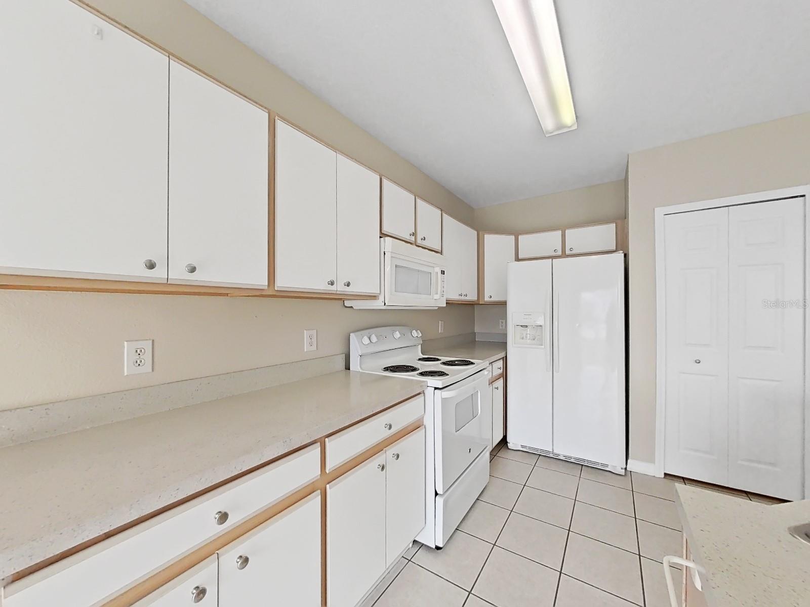 6405 BARKSDALE WAY — photo 9