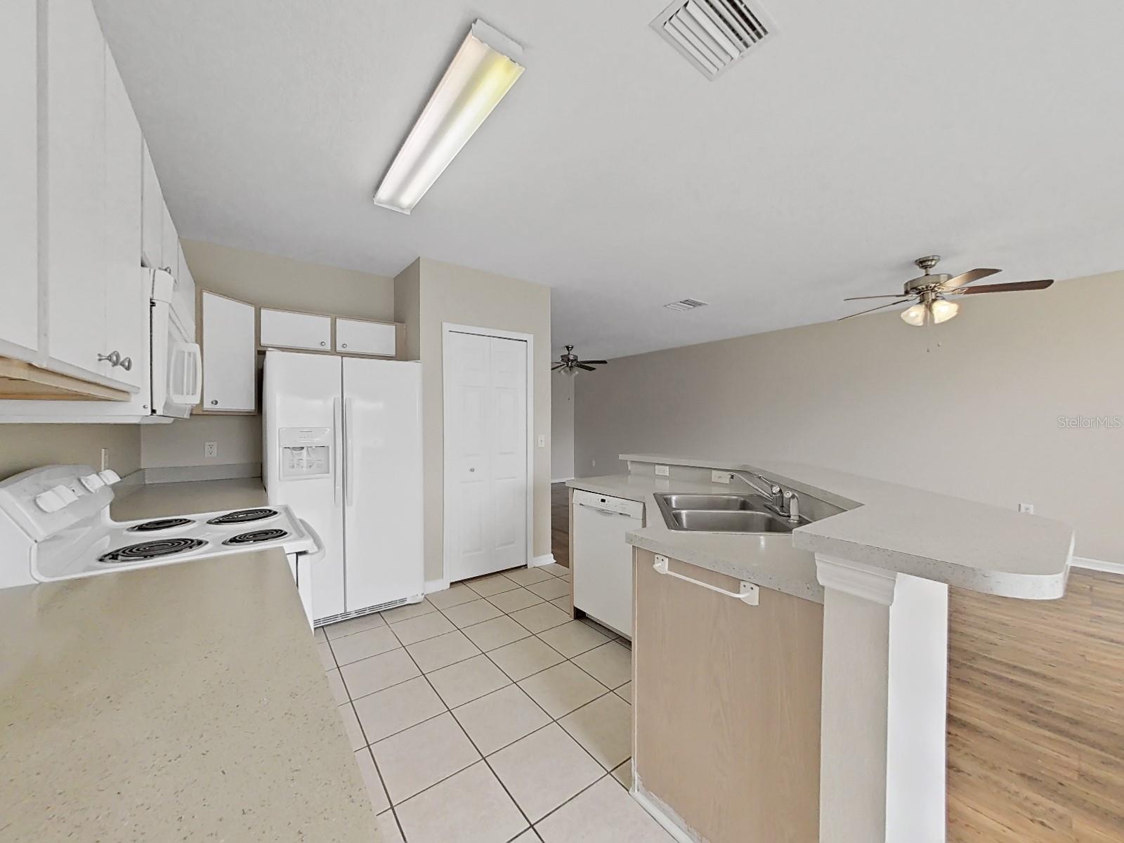 6405 BARKSDALE WAY — photo 6