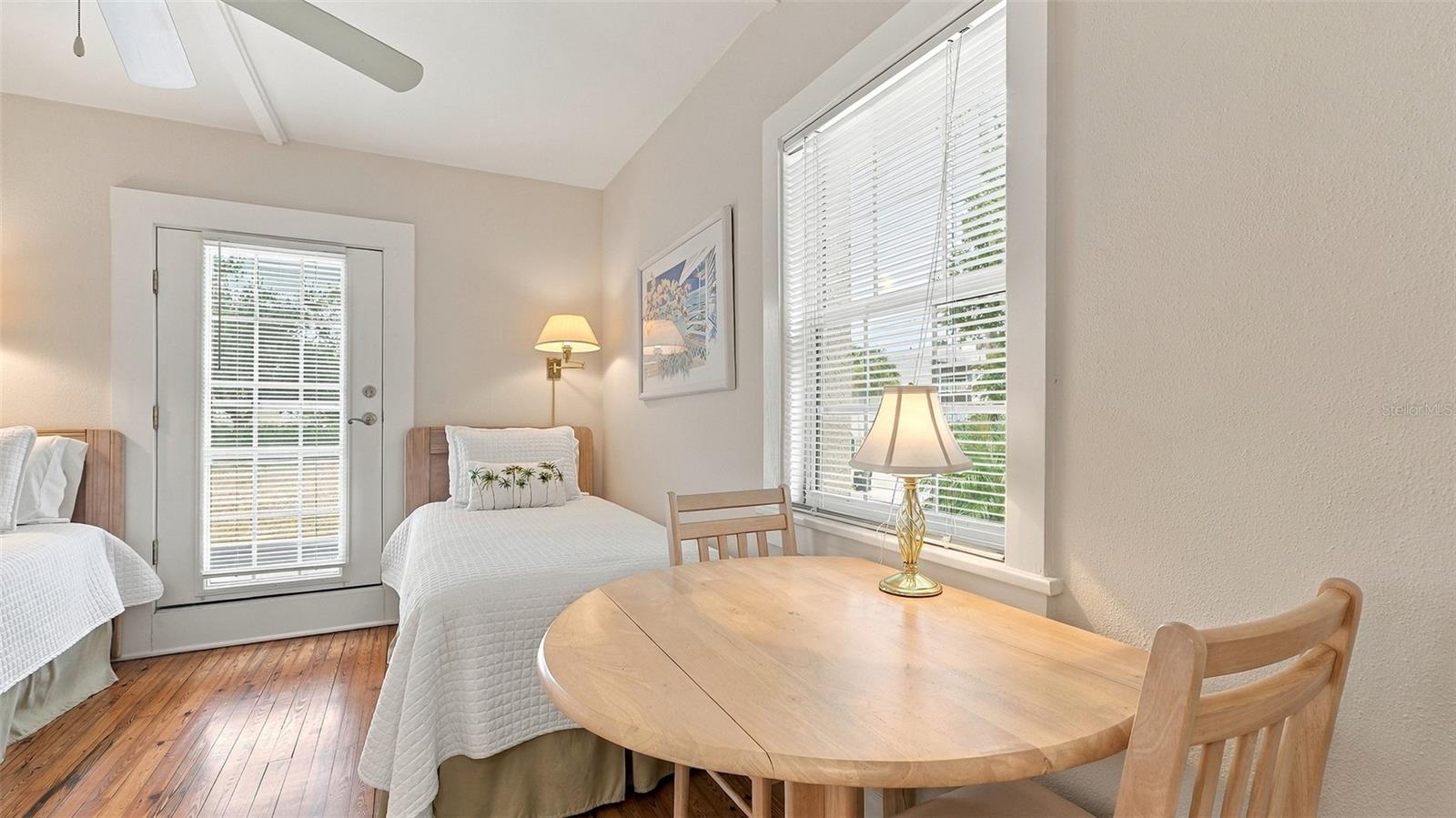 640 GRANADA AVE — photo 45