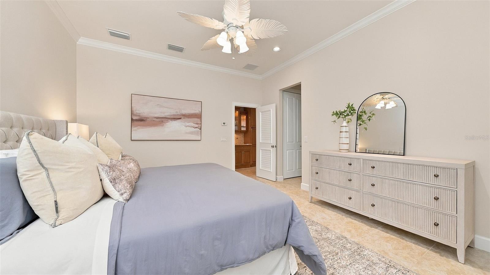 640 GRANADA AVE — photo 17
