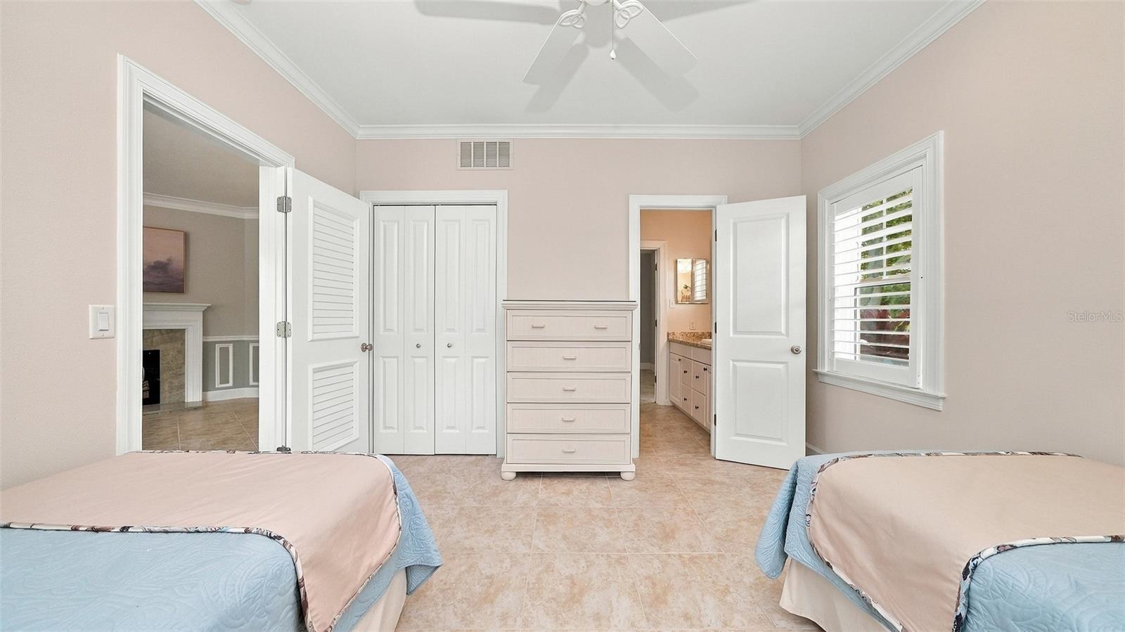 640 GRANADA AVE — photo 29
