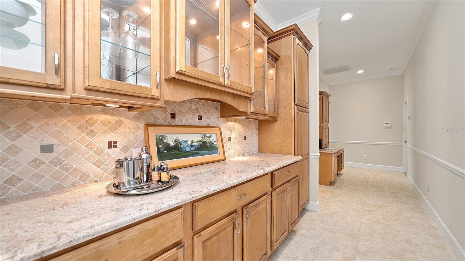 640 GRANADA AVE — photo 11