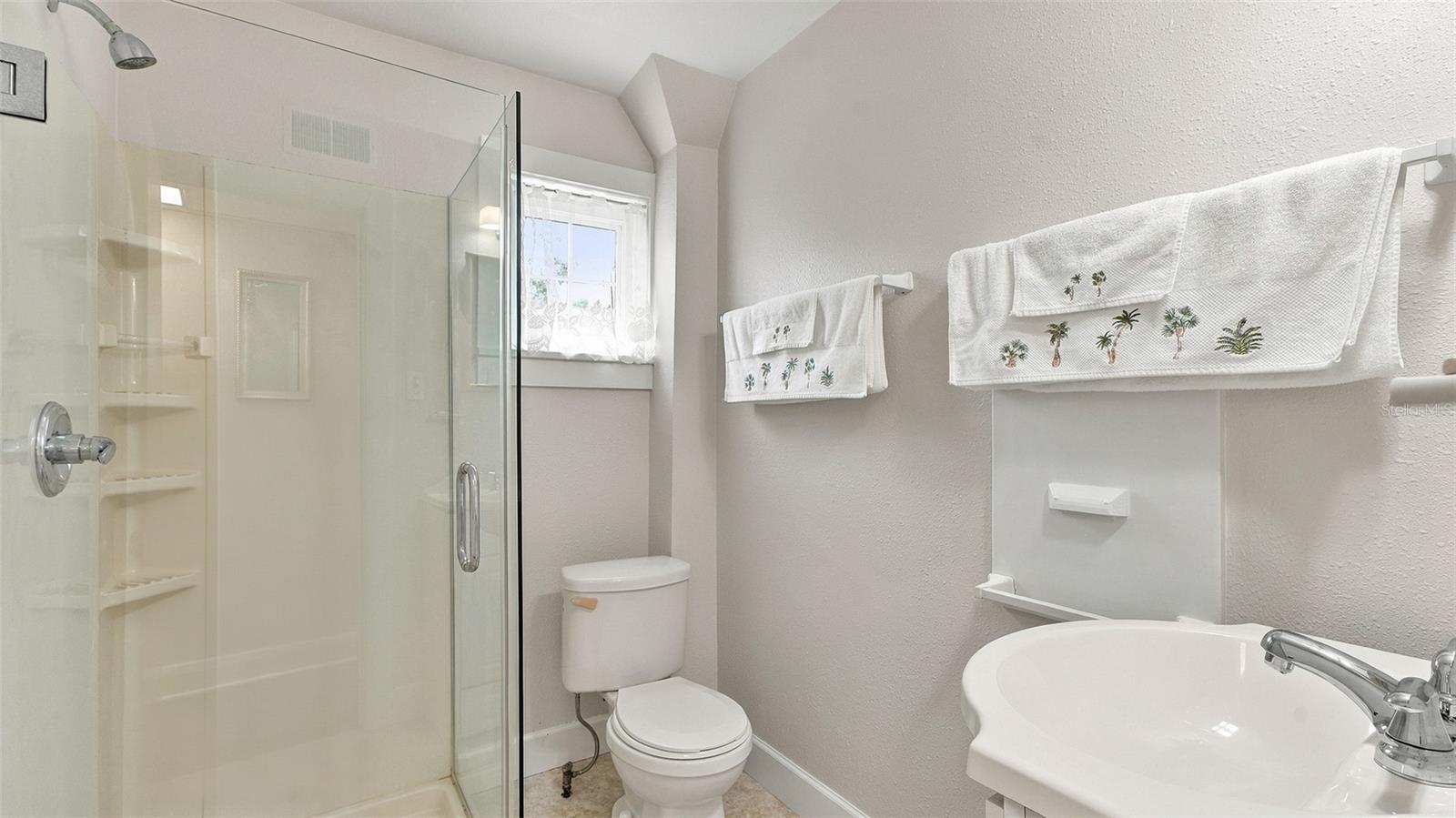 640 GRANADA AVE — photo 47
