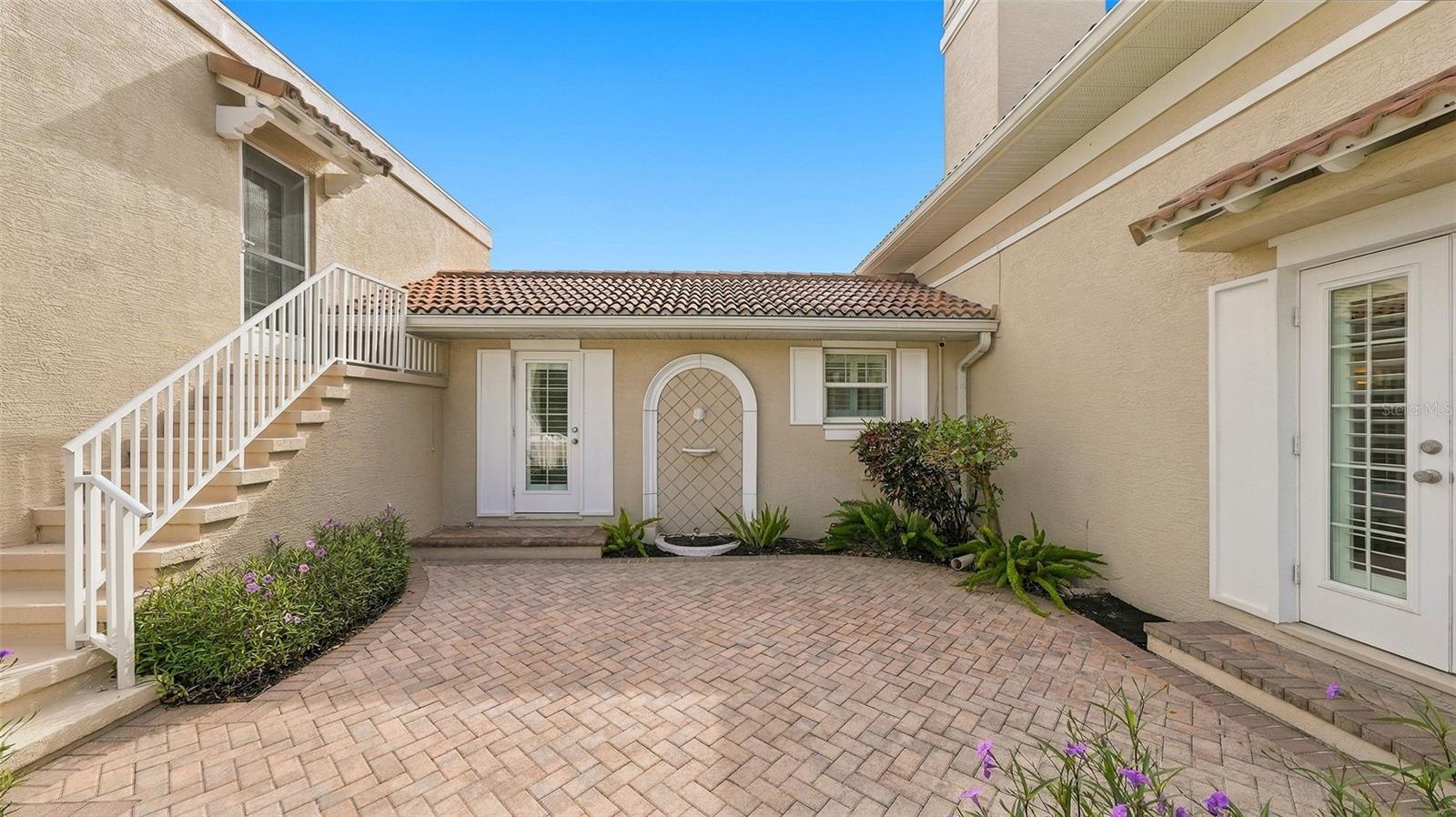 640 GRANADA AVE — photo 41