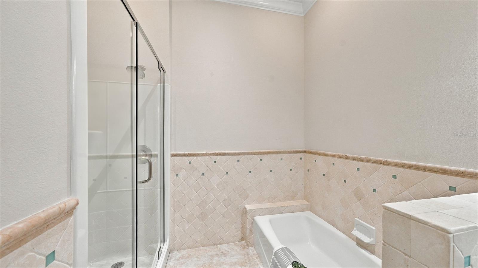 640 GRANADA AVE — photo 19
