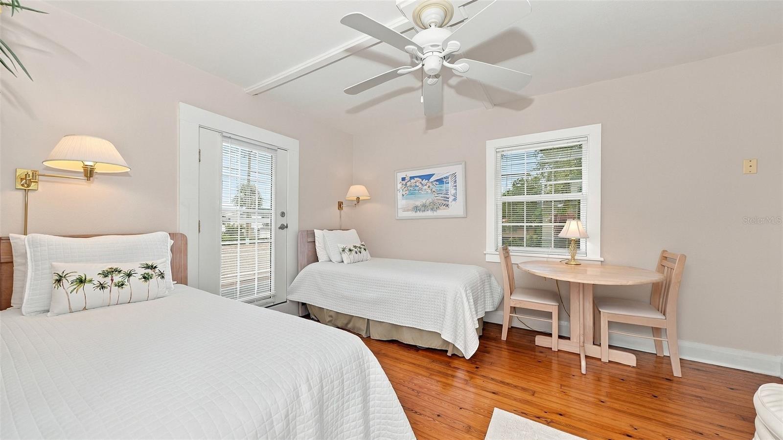 640 GRANADA AVE — photo 42