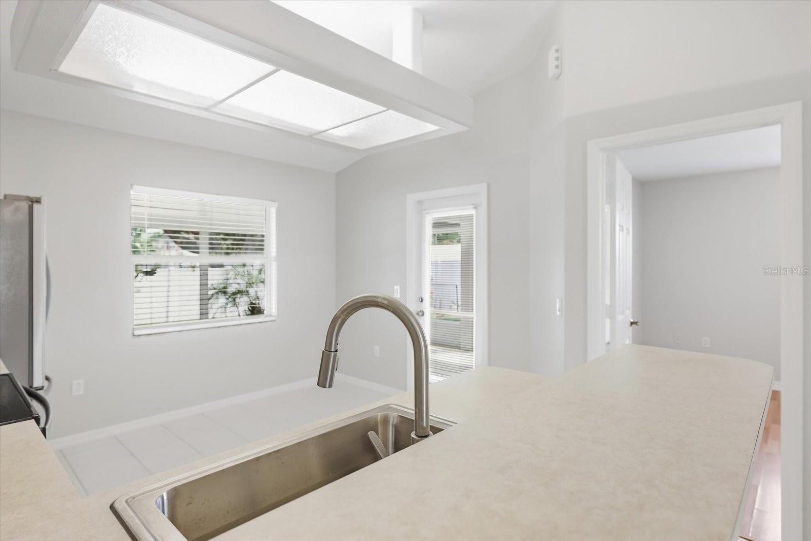 732 NECTAR RD — photo 10