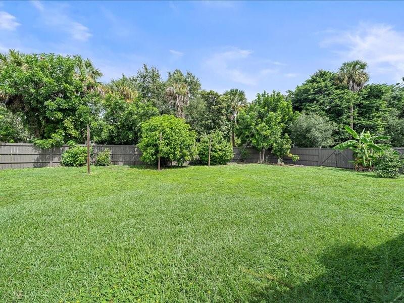 2499 HILLVIEW ST — photo 4