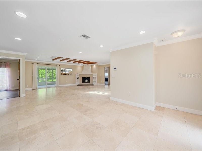 2499 HILLVIEW ST — photo 5