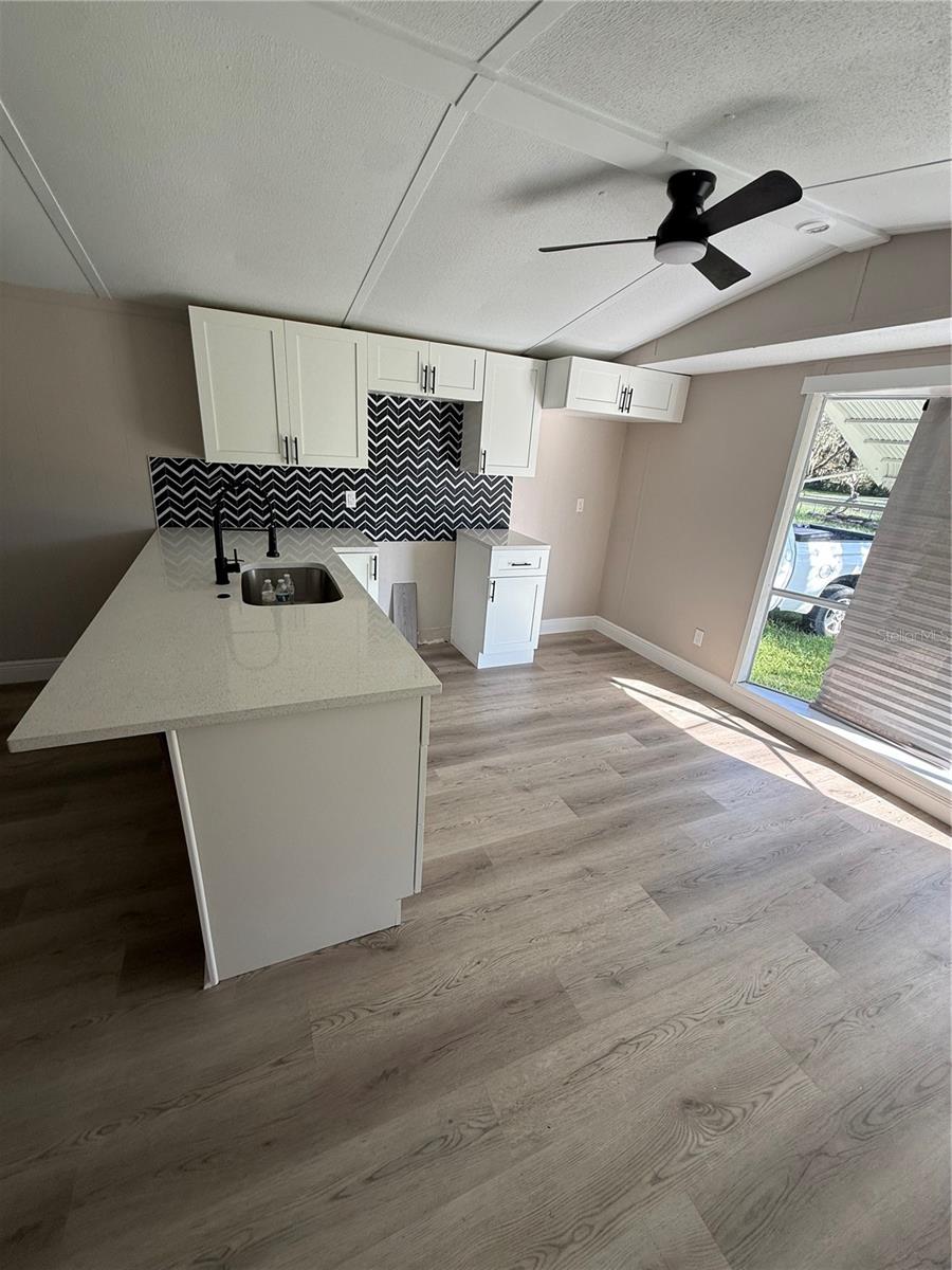 14810 THOMPSON AVE — photo 5