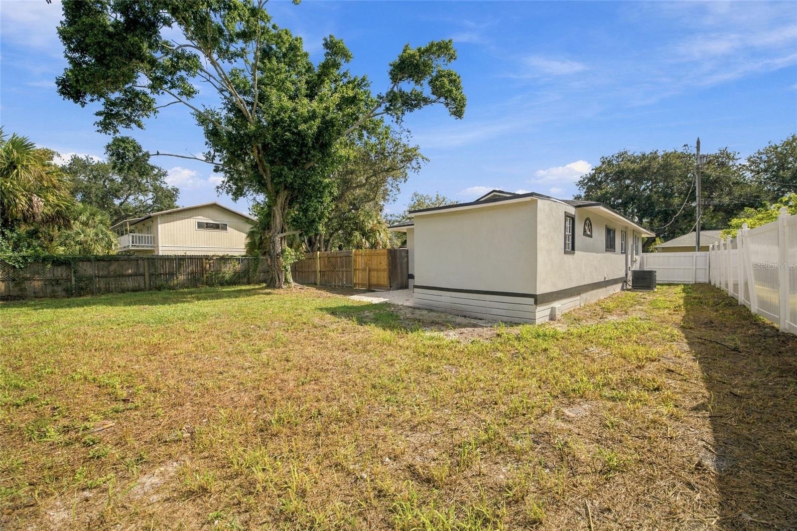 11985 MURRAY AVE — photo 33